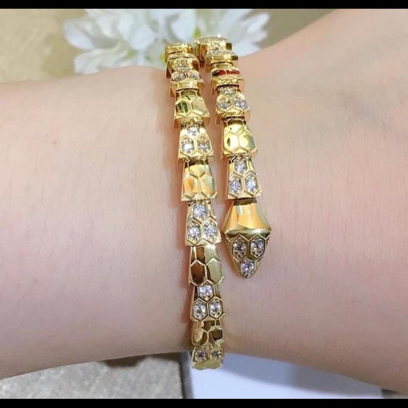 Meet your Posher, LJ - Picture 2 of 3